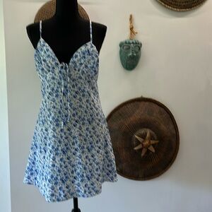 SHEIN mini dress. Blue flowers super cute size medium/6